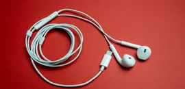 Apple’ın Kablolulu Kulaklıklarını Almak Hala Mantıklı Mı?