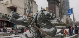 Dans L'Est De L'Europe, Les Monuments De L’Armée Rouge Au Cœur D’Une Guerre Des Mémoires