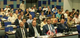 İzmir'de KOBİ'lere ABD pazarındaki ticari fırsatlar anlatıldı