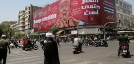 Tahran’da Trump’ı Hedef Alan Dev Afiş: İntikam Kaçınılmaz