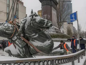 Dans L'Est De L'Europe, Les Monuments De L’Armée Rouge Au Cœur D’Une Guerre Des Mémoires
