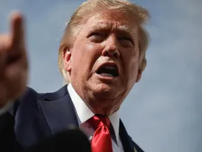 🔴 Donald Trump Annonce Interdire L'Accès De La Maison Blanche À CNN, Politico Et MSNOW