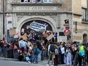 En Direct : De 400 à 500 Lycées Fermés en France, Plus de 160 en Région Parisienne