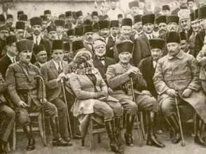 Mustafa Kemal Atatürk: Türkiye'nin Yeniden Doğuşunun Mimarı