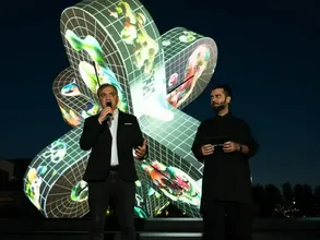 Trendyol Sanat Güvenç Özel'in "Neuroflux" enstalasyonunu İstanbul'da sergiledi