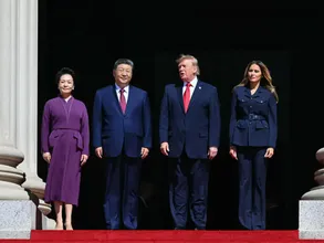 Trump et Xi Concluent Leur Sommet Devant les Textes Fondateurs de la Démocratie Américaine