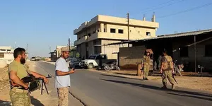 Suriye'de gerilim: Silahlı gruplar hükümet güçlerini hedef aldı