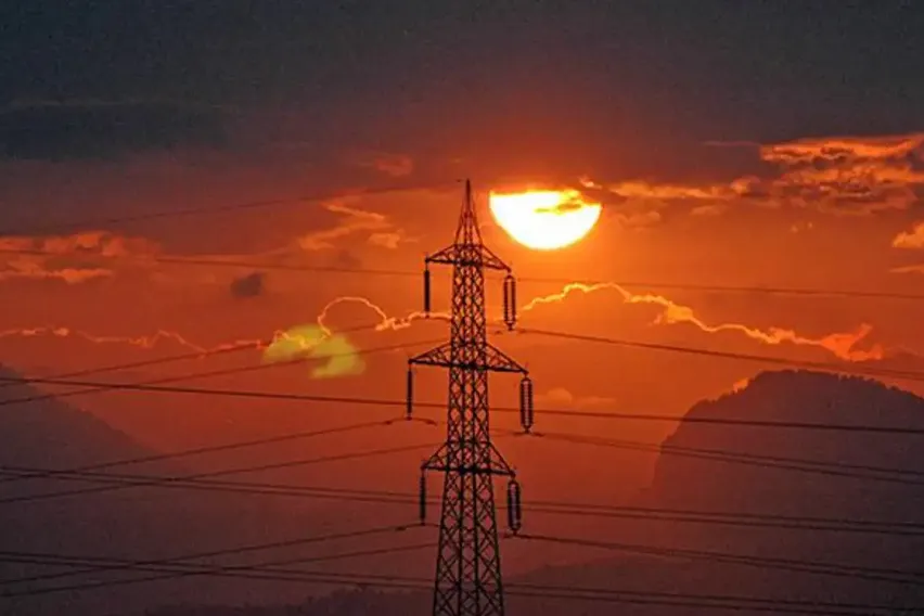 Bakan Bayraktar açıkladı: Elektrik şebekesine milyarlarca dolarlık yatırım planı