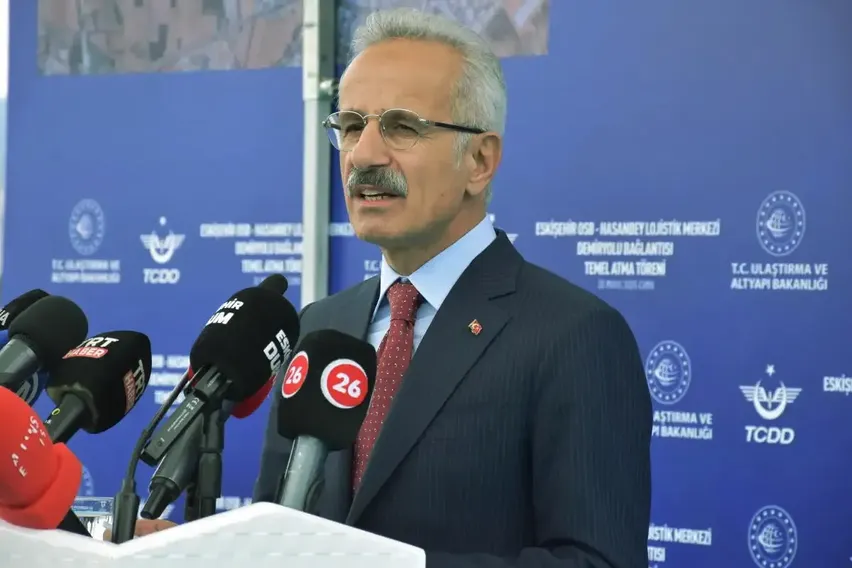 Bakan Uraloğlu, Eskişehir OSB-Hasanbey Lojistik Merkezi demir yolu bağlantısının temel atma töreninde konuştu: Bakan Uraloğlu, Eskişehir OSB-Hasanbey Lojistik Merkezi demir yolu bağlantısının temel atma töreninde konuştu: