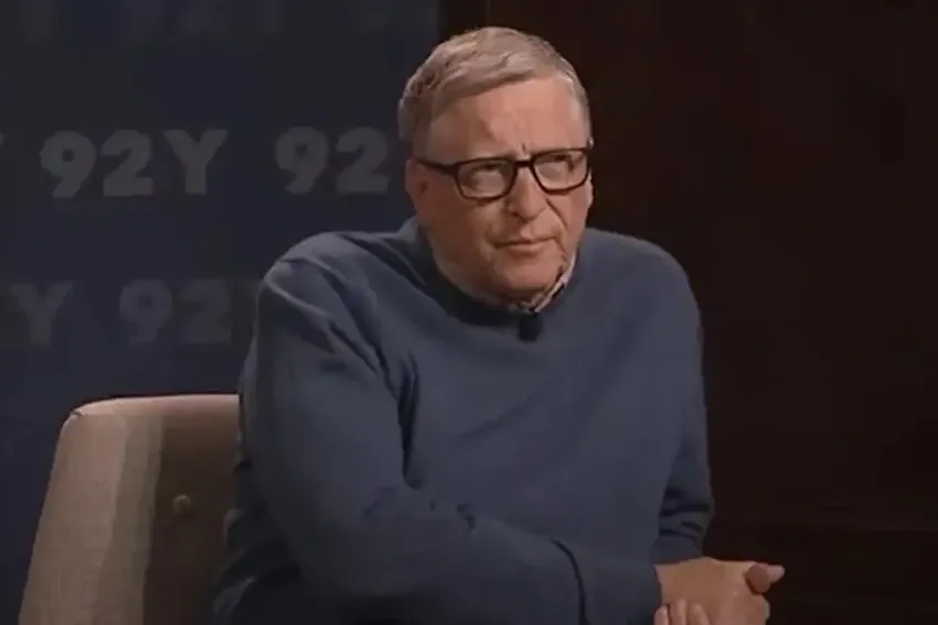 Bill Gates'ten Yapay Zeka Uyarısı: Nükleer Silah Görüşmelerinden Daha Zor Olabilir