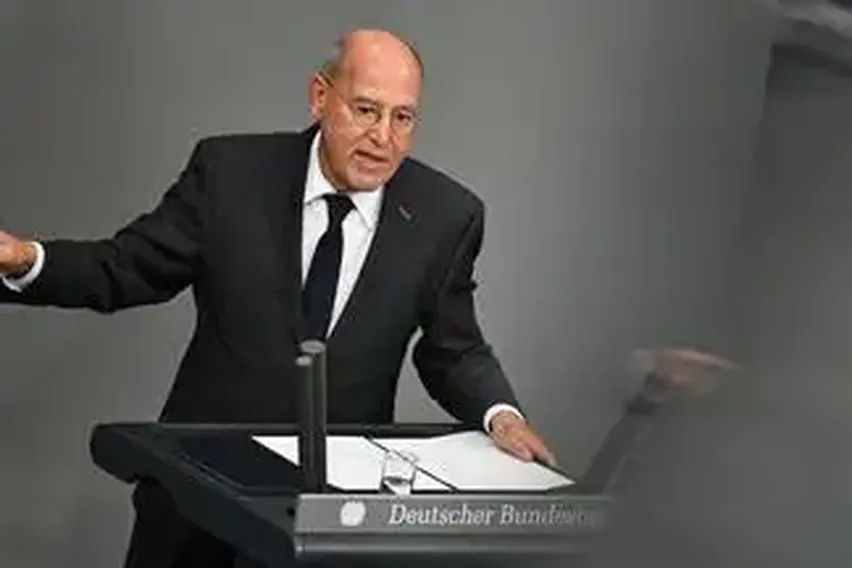 Bundestag: Harte Angriffe Gegen Linke, Gysi in der Defensive