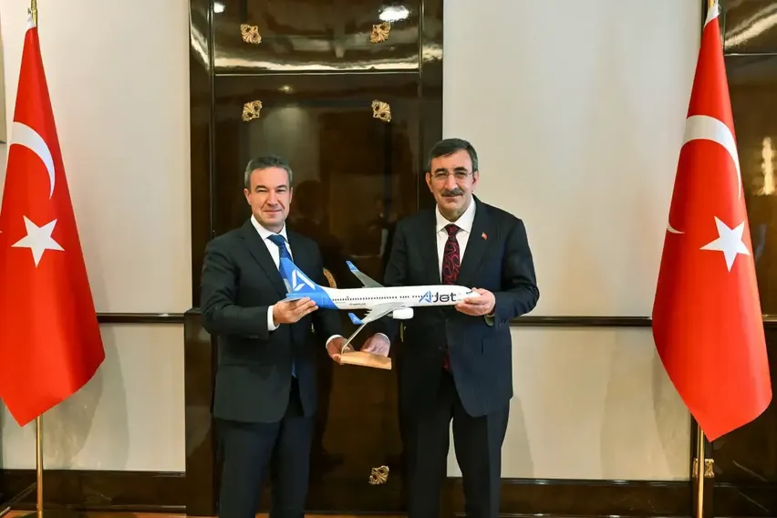 Cumhurbaşkanı Yardımcısı Yılmaz, AJet Genel Müdürü Sarp'ı kabul etti