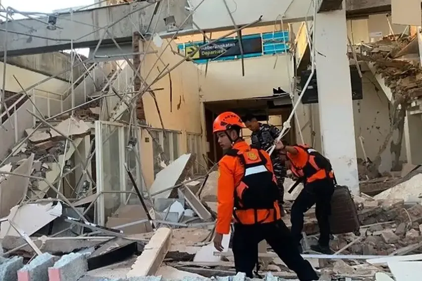 Endonezya’daki 7,7 büyüklüğündeki depremde can kaybı 47’ye çıktı