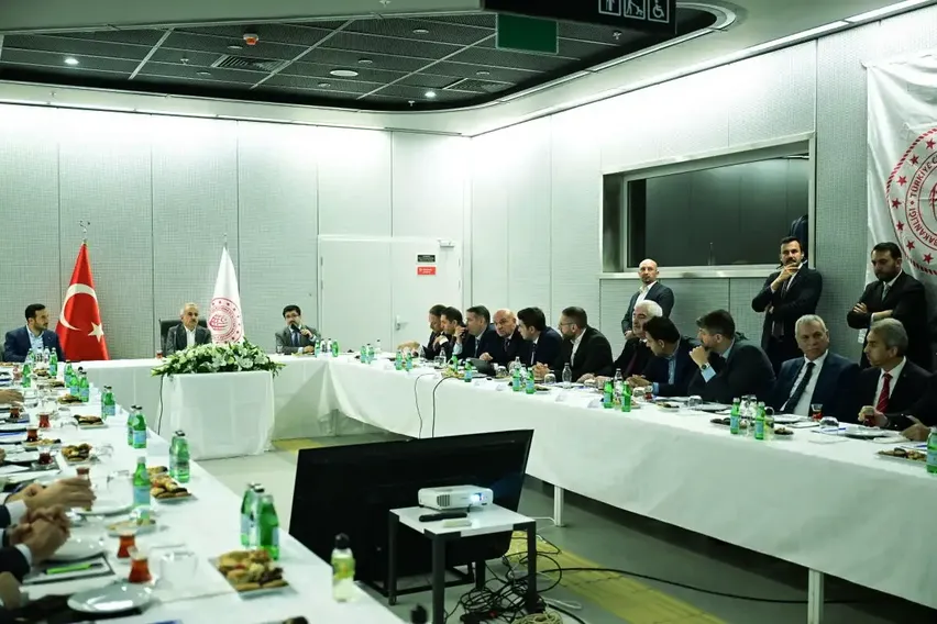 Halkalı-İstanbul Havalimanı Metrosu'nun tamamının 2026'nın ilk çeyreğinde açılması planlanıyor Halkalı-İstanbul Havalimanı Metrosu'nun tamamının 2026'nın ilk çeyreğinde açılması planlanıyor