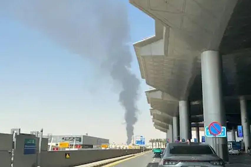 Los Hutíes de Yemen Amenazan A las Compañías Aéreas para Que Dejen de Volar A Arabia Saudí
