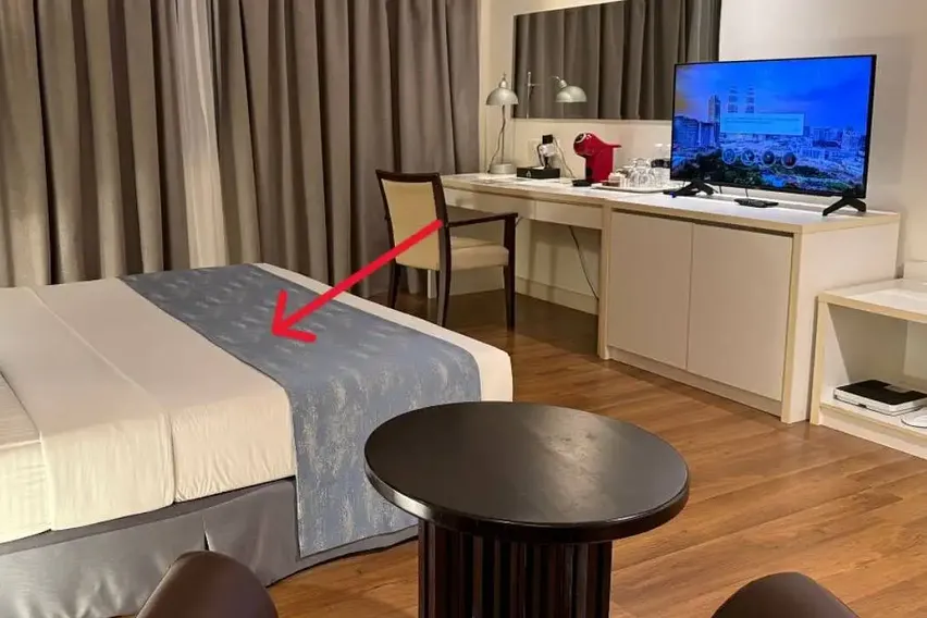 Otel Yataklarındaki Bu Örtü Aslında Ne İşe Yarıyor? Nasıl Ortaya Çıktı?