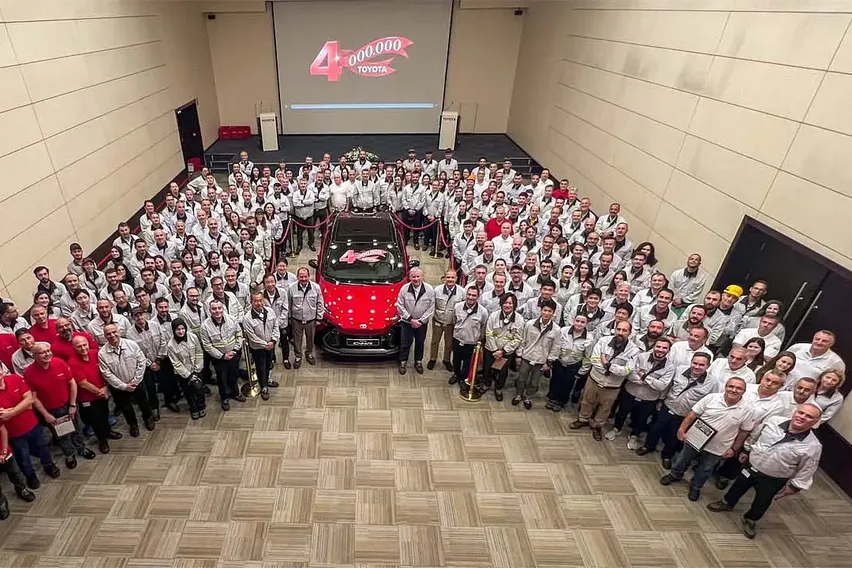 Toyota Türkiye 4 Milyonuncu Aracını Banttan İndirdi