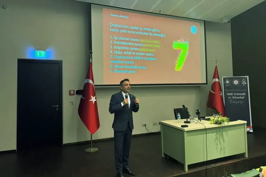 Türk savunma sanayi firmaları Berlin'de öğrencilerle buluştu Türk savunma sanayi firmaları Berlin'de öğrencilerle buluştu