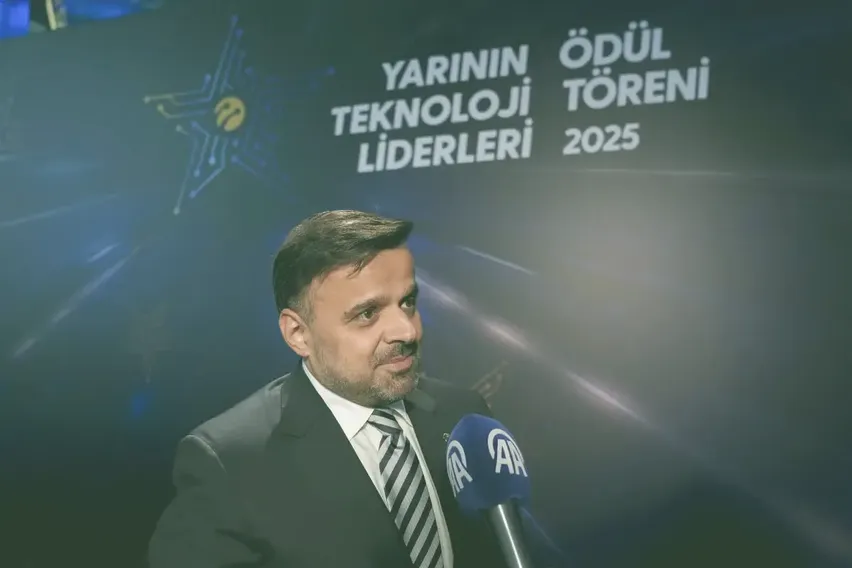 Turkcell'in "Yarının Teknoloji Liderleri" yarışmasında ödüller sahiplerini buldu Turkcell'in "Yarının Teknoloji Liderleri" yarışmasında ödüller sahiplerini buldu