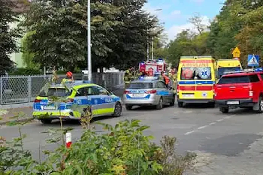 UN Estudiante Mata A una Persona y Hiere A Otras Dos en UN Ataque en una Escuela de Polonia