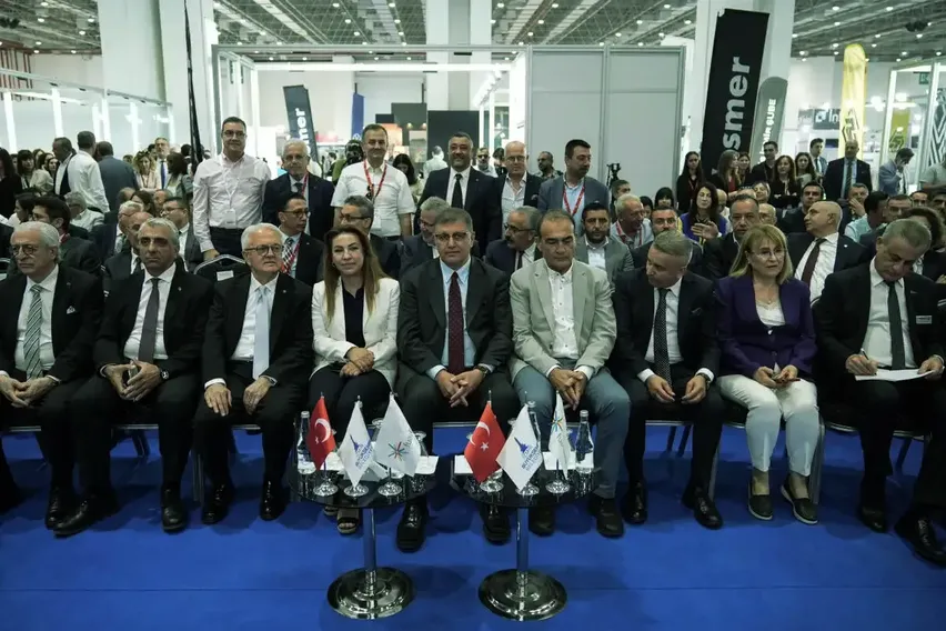 Yenilenebilir enerji sektörü İzmir'deki fuarda buluştu Yenilenebilir enerji sektörü İzmir'deki fuarda buluştu