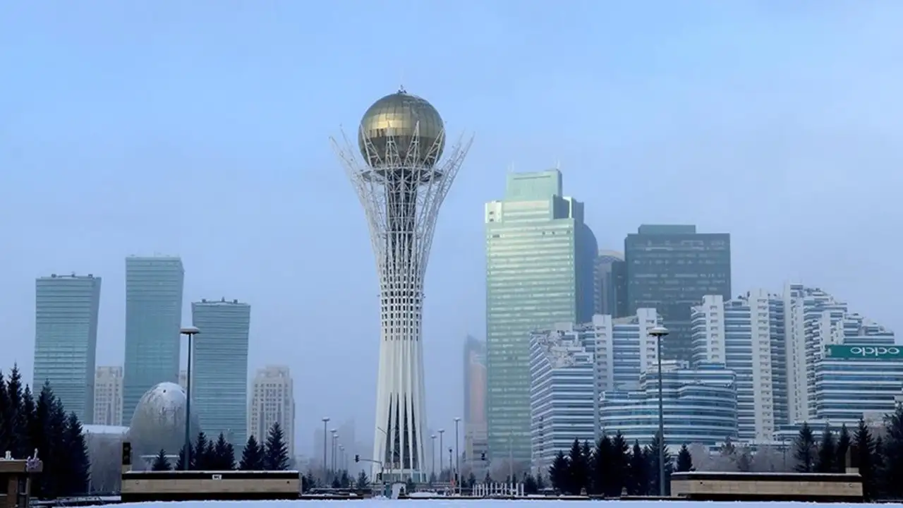 Kazakistan'da Yeni Anayasa Kabul Edildi